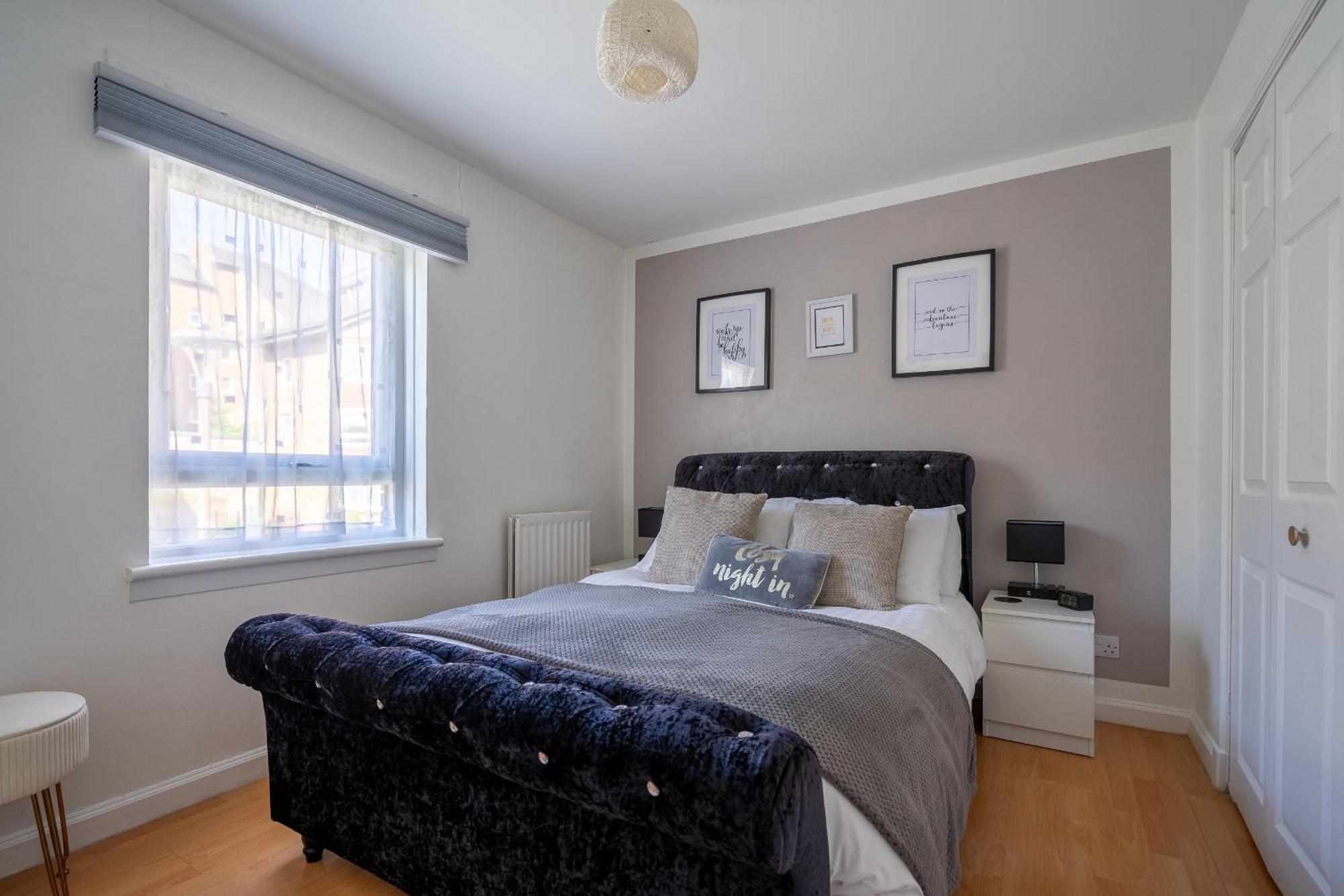 Casa de Férias Centre House - 5 Bedrooms - Sleeps 9 - Parking *